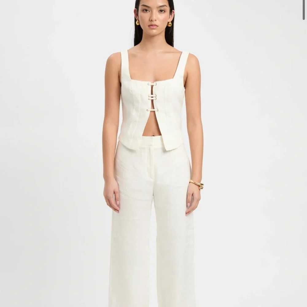 Palm Top - 34 / Coconut Milk KOOKAI white crop top - Picture 3 of 7